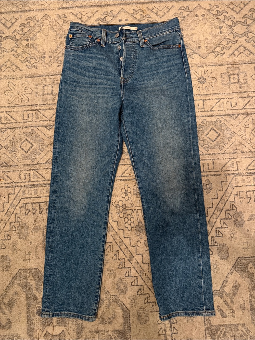 Levi's Women's Straight-Leg Jeans in Medium Blue Wash